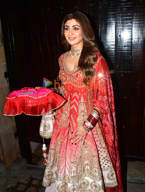 photos raveena tandon geeta basra shilpa shetty mira rajput kapoor and others snapped at anil kapoors residence for karwa chauth 009 7