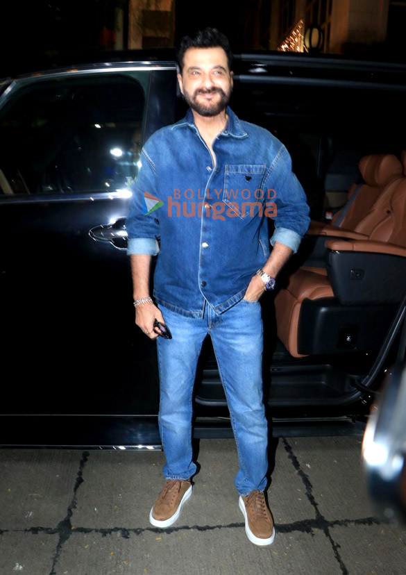 photos raveena tandon geeta basra shilpa shetty mira rajput kapoor and others snapped at anil kapoors residence for karwa chauth 4455 5