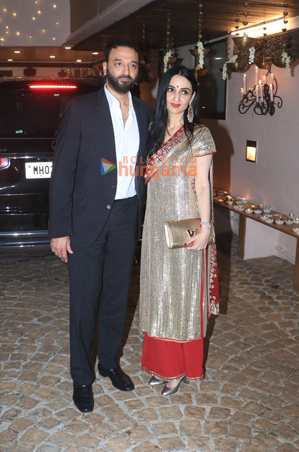 photos raveena tandon shilpa shetty mira rajput kapoor and others snapped at anil kapoors residence for karwa chauth 007 6