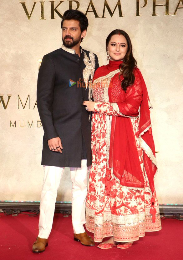 photos salman khan sonakshi sinha sushmita sen riteish deshumukh genelia deshumukh and others attend vikram phadnis 35 years anniversary celebration in jw marriott juhu 56