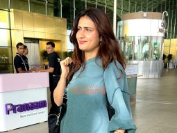 Photos: Siddhant Chaturvedi, Fatima Sana Shaikh, Arshad Warsi and others snapped at the airport