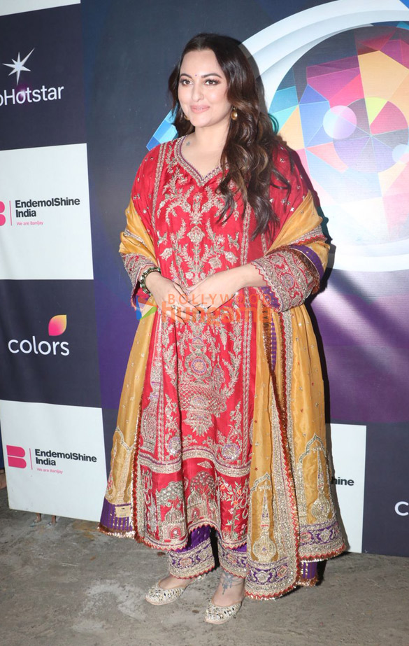 photos sonakshi sinha mika singh and others snapped on the sets of bigg boss 19 3