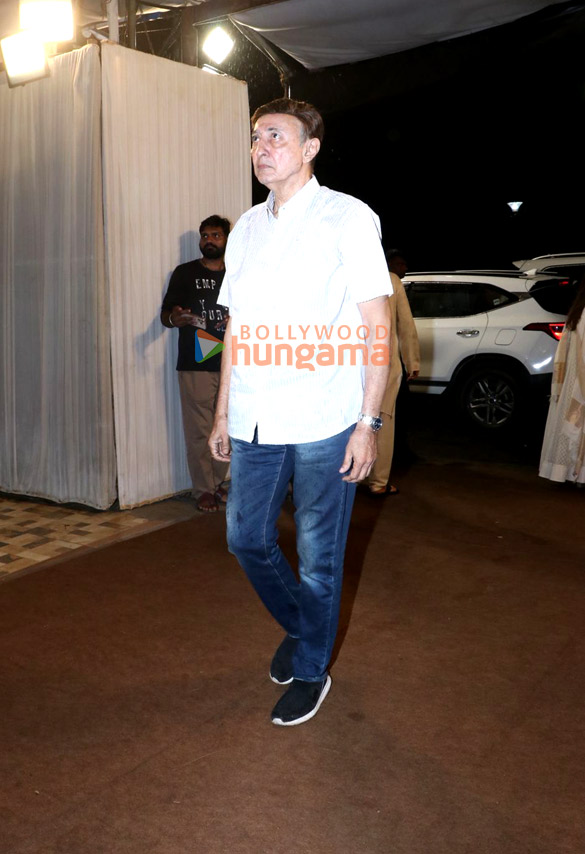 photos sonu nigam johny lever rupali ganguly rajesh kumar and others attend satish shahs prayer meet 11
