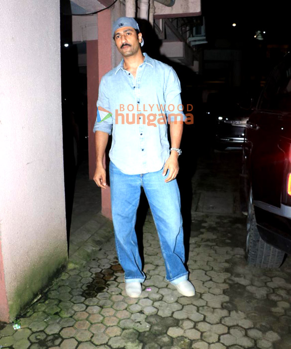 Photos: Vicky Kaushal and Alia Bhatt snapped at Sanjay Leela Bhansali’s office in Juhu Photos: Vicky Kaushal and Alia Bhatt snapped at Sanjay Leela Bhansali’s office in Juhu