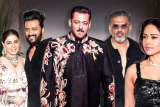 Salman Khan, Nushrratt Bharuccha, Sonakshi Sinha, Zaheer & others at Vikram Phadnis Fashion Show