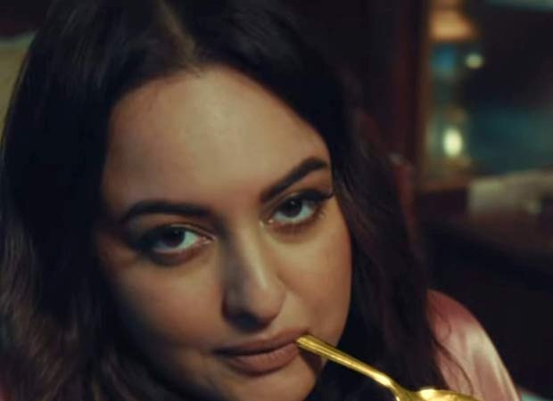 Sonakshi Sinha’s playful video tweaks “Born with a silver spoon” with golden spoon twist : Bollywood News – Bollywood Hungama