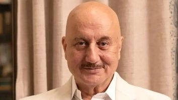 Anupam Kher gets emotional after visiting the late Satish Shah’s wife Madhu Anupam Kher gets emotional after visiting the late Satish Shah’s wife Madhu