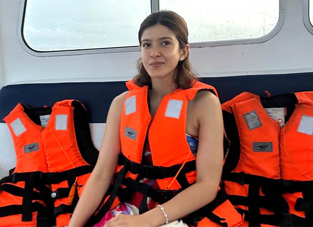 Shanaya Kapoor shares candid photos from her birthday yacht bash; see pics