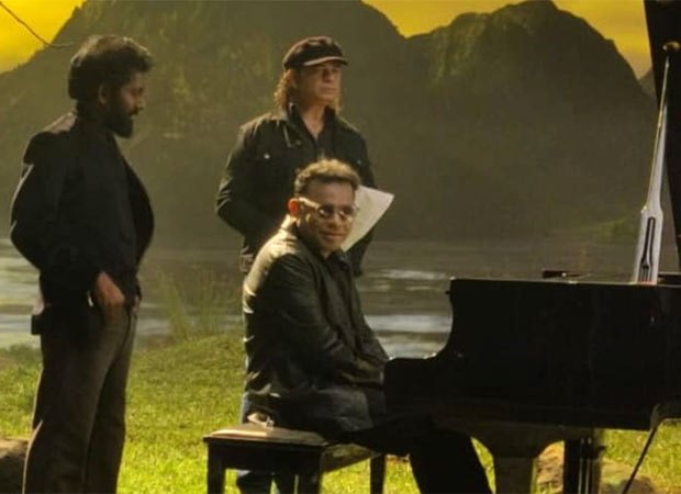 मजेदार एक्स नोक-झोंक में एआर रहमान और मोहित चौहान ने राम चरण की पेड्डी के लिए कुछ खास छेड़ा! मजेदार एक्स नोक-झोंक में एआर रहमान और मोहित चौहान ने राम चरण की पेड्डी के लिए कुछ खास छेड़ा!