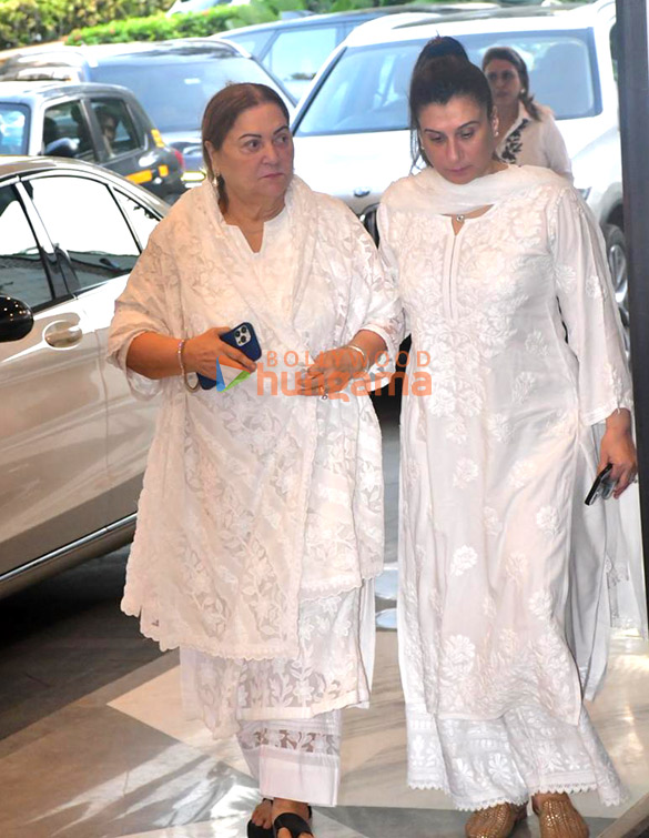 hrithik roshan saba azad jeetendra jackie shroff zayed khan sanjay khan and others attend late zarine katrak khans prayer meet 7144 17