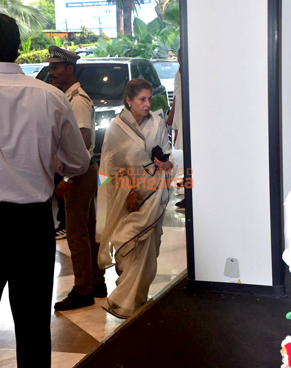 hrithik roshan saba azad jeetendra jackie shroff zayed khan sanjay khan and others attend late zarine katrak khans prayer meet 7144 2