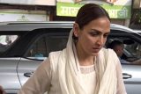 Esha Deol rushes to see Dharmendra ji