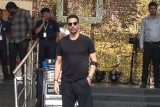 Khiladi’s dashing airport look! Akshay Kumar