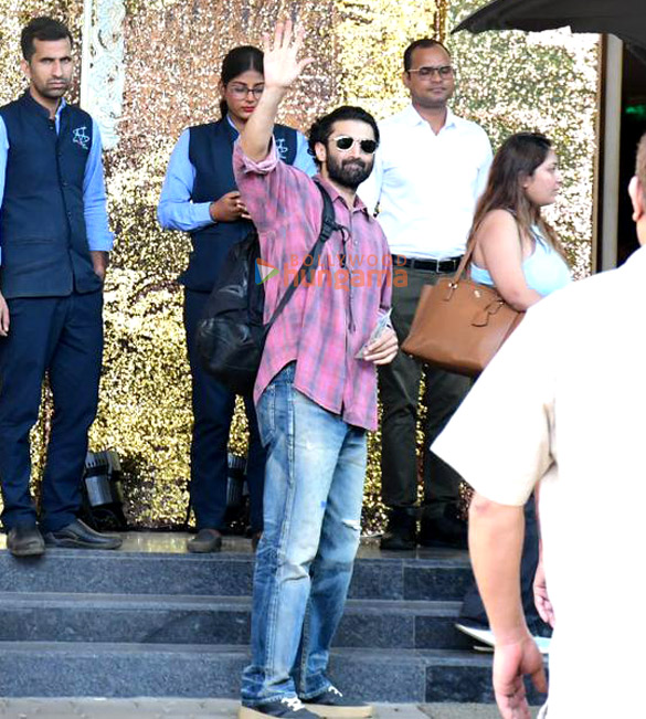Photos: Aditya Roy Kapur snapped at Kalina airport Photos: Aditya Roy Kapur snapped at Kalina airport