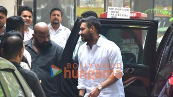 Photos: Ajay Devgn, Ranbir Kapoor, Saif Ali Khan, Alia Bhatt, Karisma Kapoor and others snapped at Sunny Deol’s house in Juhu
