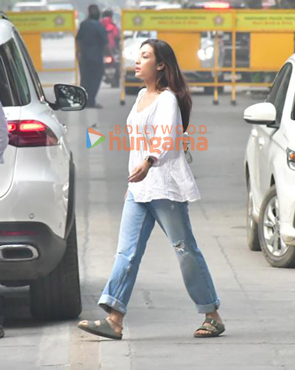 photos ajay devgn ranbir kapoor saif ali khan alia bhatt karisma kapoor and others snapped at sunny deols house in juhu 6099 5