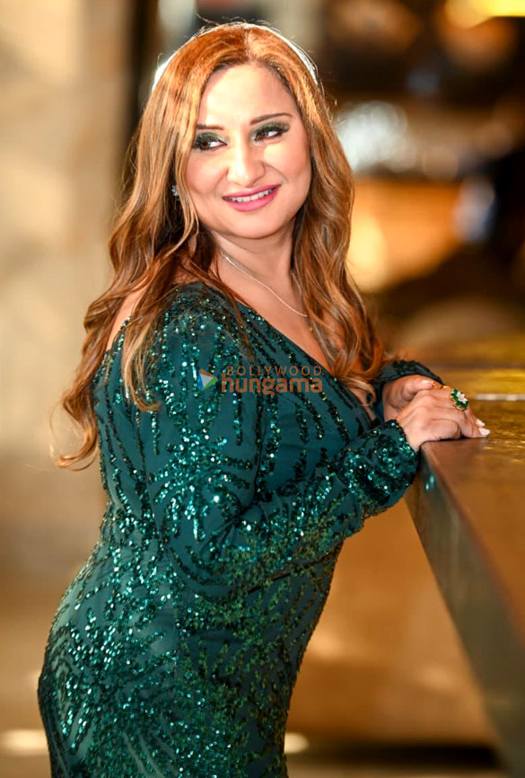 photos biba singh at the press conference of her spanish hindi song besame bollywood 3