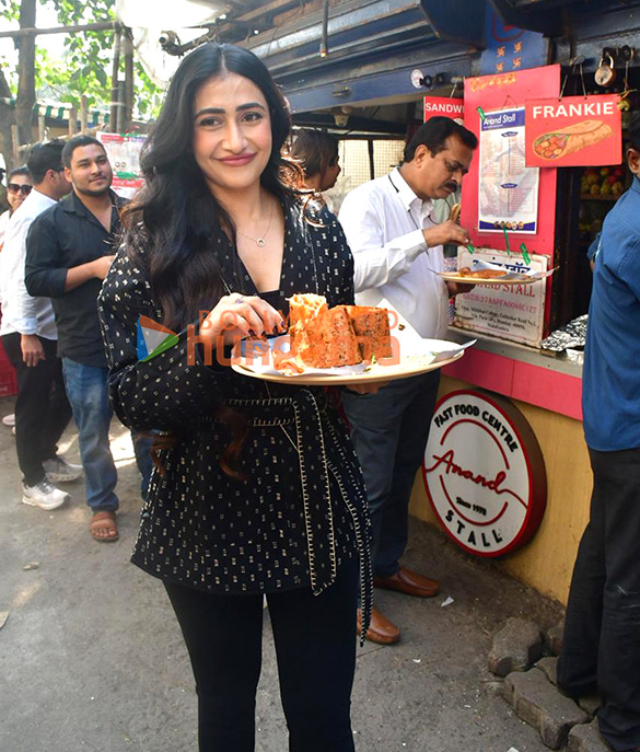 Photos: Dhanashree Verma snapped in Juhu Photos: Dhanashree Verma snapped in Juhu