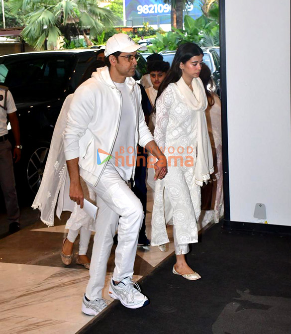 Photos: Hrithik Roshan, Saba Azad, Jeetendra, Jackie Shroff, Zayed Khan, Sanjay Khan and others attend late Zarine Katrak Khan’s prayer meet Photos: Hrithik Roshan, Saba Azad, Jeetendra, Jackie Shroff, Zayed Khan, Sanjay Khan and others attend late Zarine Katrak Khan’s prayer meet