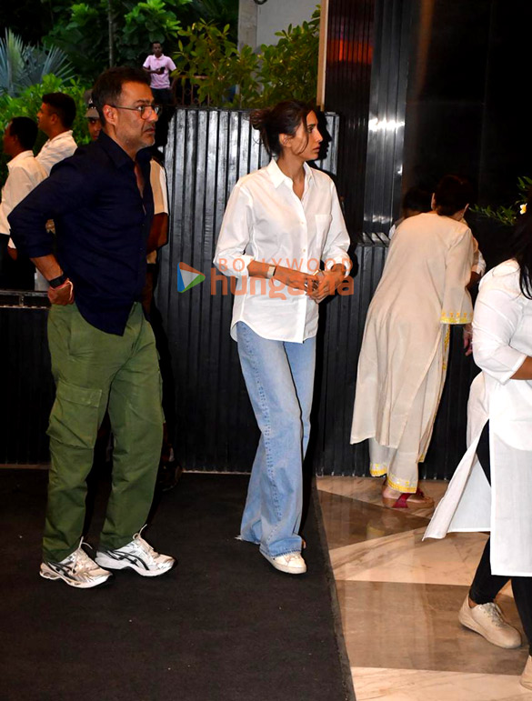 photos hrithik roshan saba azad jeetendra jackie shroff zayed khan sanjay khan and others attend late zarine katrak khans prayer meet 917 20