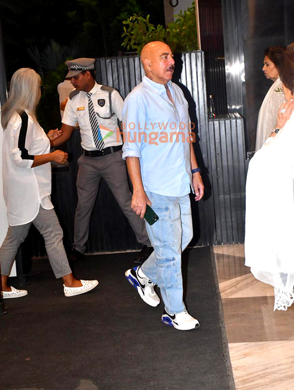 photos hrithik roshan saba azad jeetendra jackie shroff zayed khan sanjay khan and others attend late zarine katrak khans prayer meet 917 33