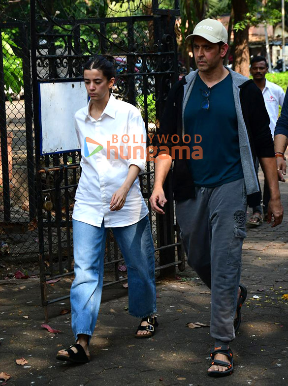 photos hrithik roshan saba azad and others attend zarine khans condolence 6