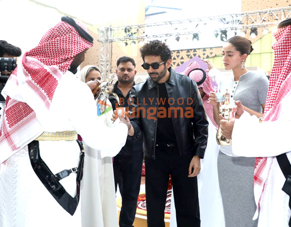 photos kareena kapoor khan kartik aaryan ananya panday and jannat zubair rahmani snapped at spectacular saudi event in mumbai 6790 9