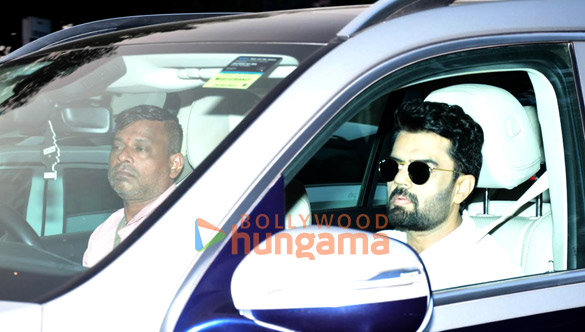 photos maniesh paul sharman joshi and others attend late dharmendras prayer meet 1