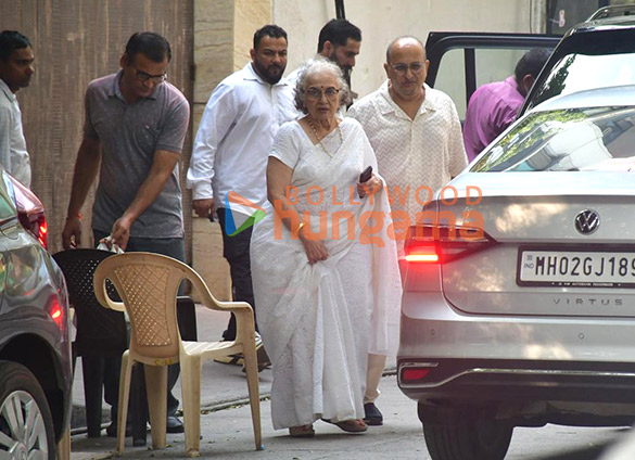 photos manisha koirala asha parekh and kirron kher snapped at sunny deols house in juhu 3