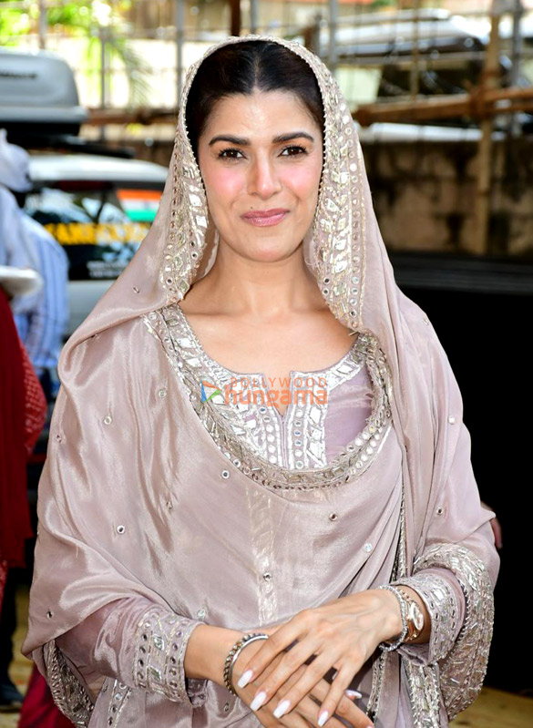 photos nimrat kaur visits gurudwara on the occasion of guru nanak jayanti 3