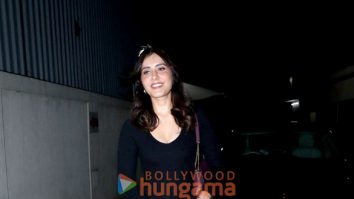Photos: Raashii Khanna snapped at PVR, Juhu