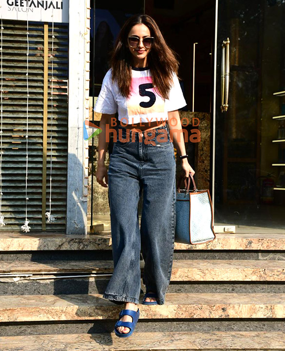 photos rakul preet singh snapped in bandra 6 3