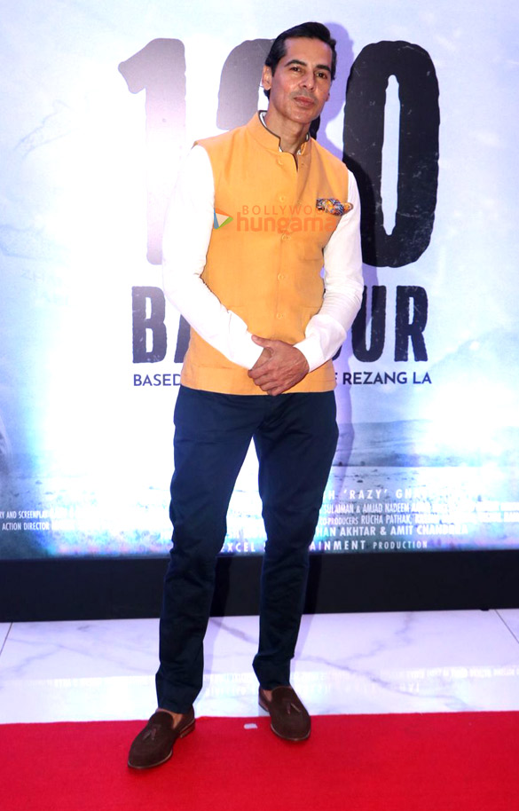 photos ranveer singh tiger shroff karan johar arjun kapoor and others grace the premiere of 120 bahadur 4 2