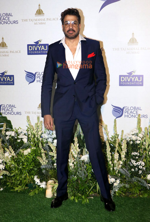 photos ranveer singh tiger shroff rakul preet singh bhumi pednekar and others snapped attending the walk of honour at the global peace honours 2025 37