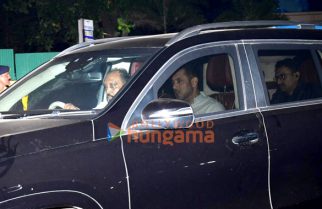 Photos: Salman Khan, Aditya Roy Kapur, Vidya Balan, Maniesh Paul, Sharman Joshi and others attend late Dharmendra’s prayer meet
