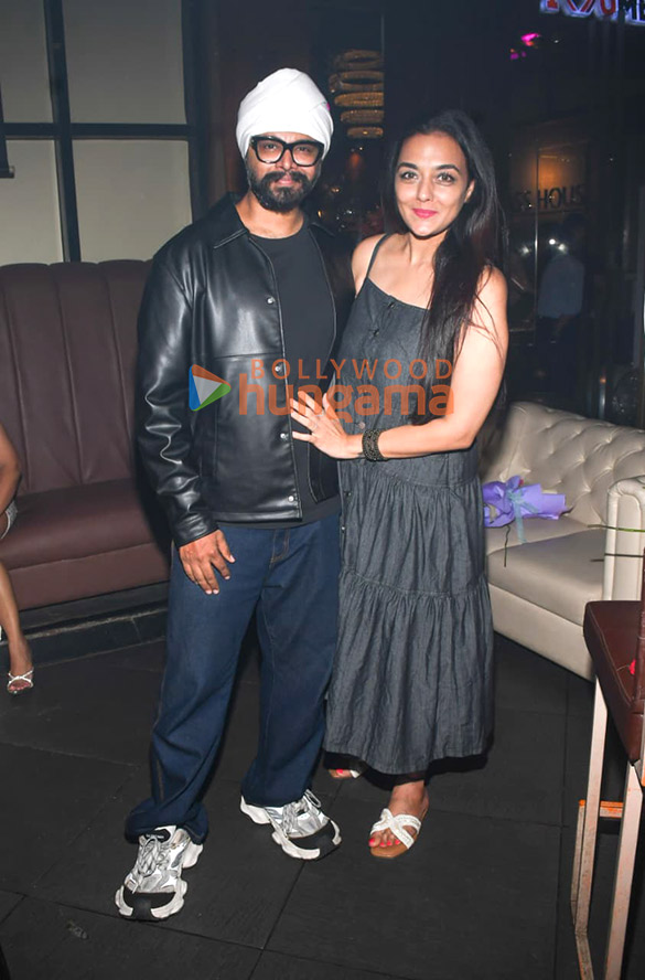 photos siddharth nigam hosts a glittering birthday extravaganza for his mother vibha nigam 13