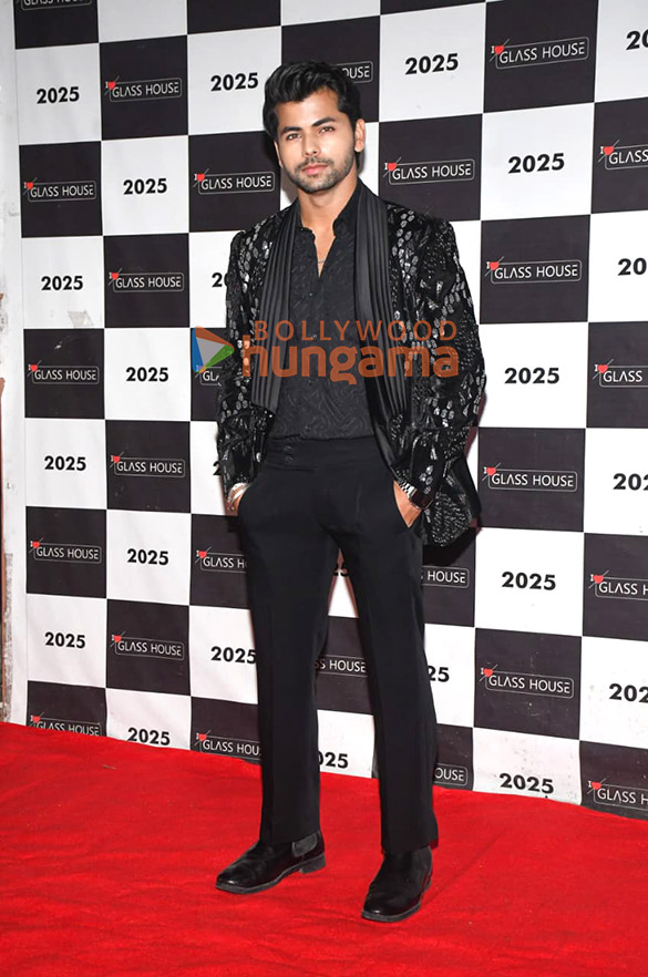 photos siddharth nigam hosts a glittering birthday extravaganza for his mother vibha nigam 3