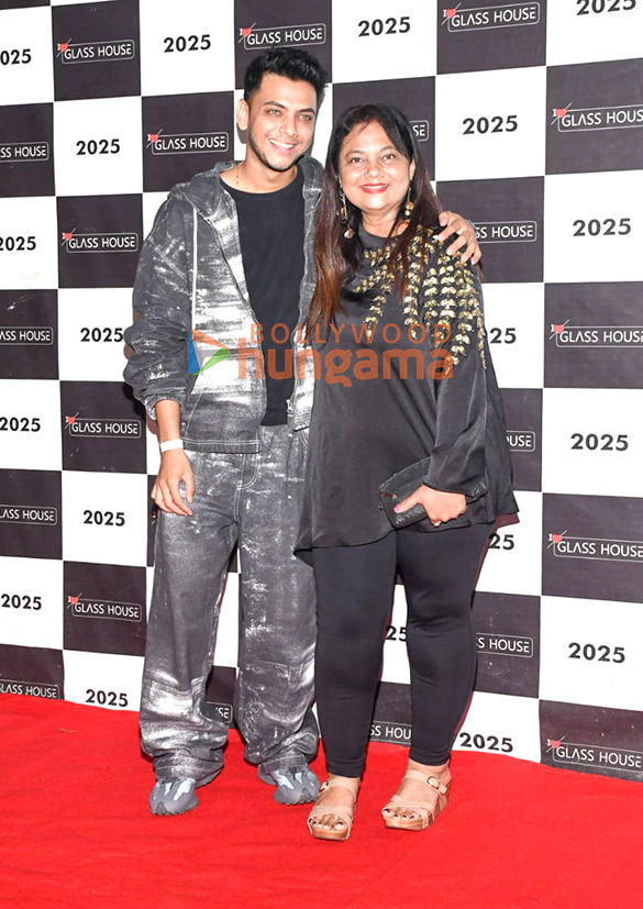 photos siddharth nigam hosts a glittering birthday extravaganza for his mother vibha nigam 32