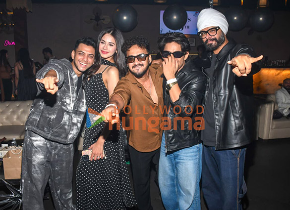photos siddharth nigam hosts a glittering birthday extravaganza for his mother vibha nigam 9