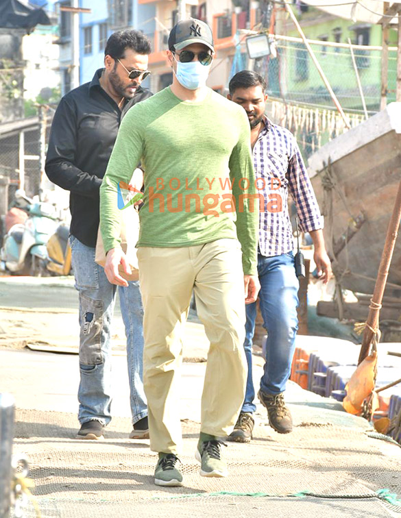 photos sidharth malhotra snapped at versova jetty 3 4