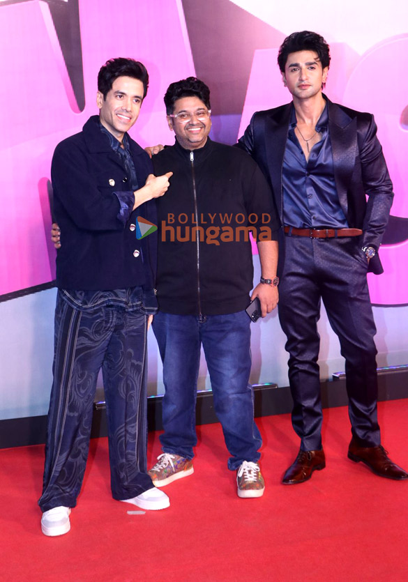 photos tiger shroff vivek oberoi riteish deshmukh aftab shivdasani and others grace the premiere of mastiii 4 4