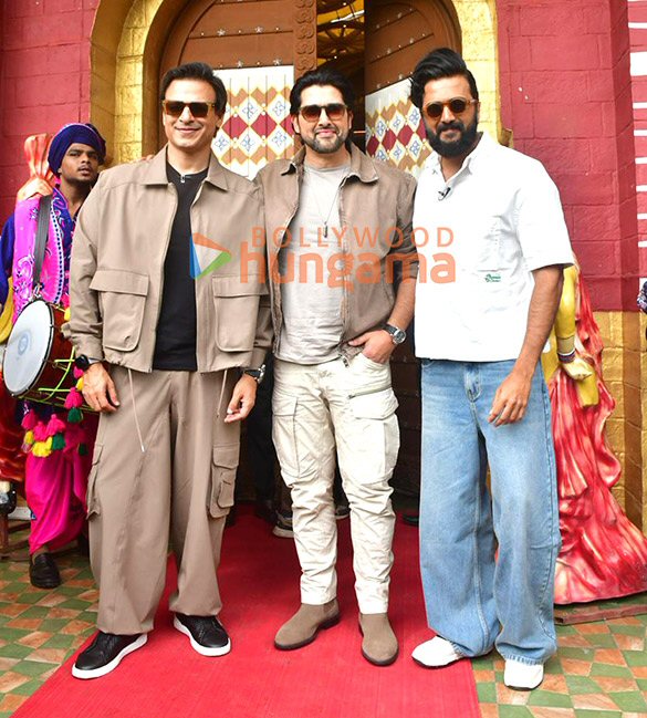 Photos: Vivek Oberoi, Aftab Shivdasani, Riteish Deshmukh and others snapped promoting Mastiii 4 Photos: Vivek Oberoi, Aftab Shivdasani, Riteish Deshmukh and others snapped promoting Mastiii 4