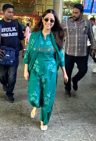 Photos: Yami Gautam Dhar and Shakti Kapoor snapped at the airport