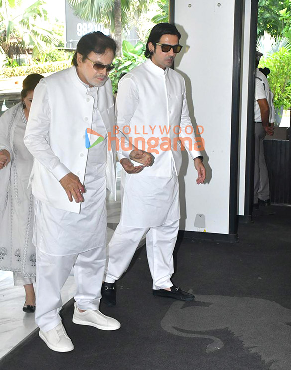 photos zayed khan sanjay khan and others attend late zarine katrak khans prayer meet 6