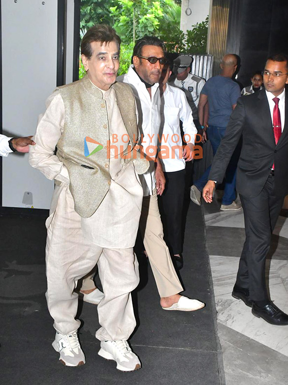 photos zayed khan sanjay khan and others attend late zarine katrak khans prayer meet 612 24