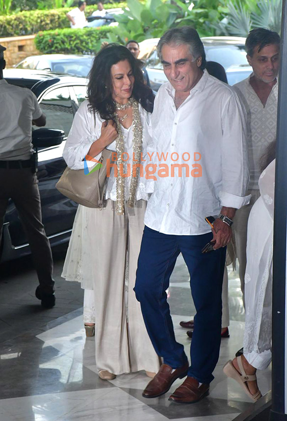 photos zayed khan sanjay khan and others attend late zarine katrak khans prayer meet 612 26
