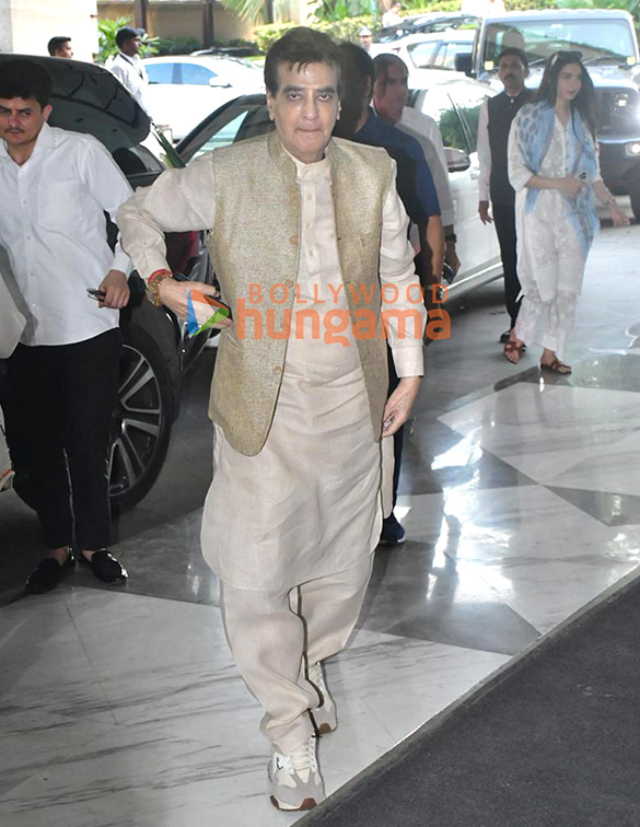 photos zayed khan sanjay khan and others attend late zarine katrak khans prayer meet 612 29