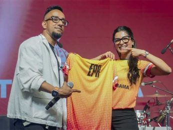 Samantha Ruth Prabhu unveils new Chennai Super Champs jersey at Chennai Open Samantha Ruth Prabhu unveils new Chennai Super Champs jersey at Chennai Open