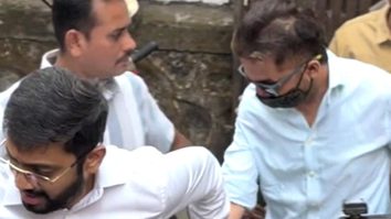 Siddhant Kapoor rushes for Dharmendra Ji’s last rites