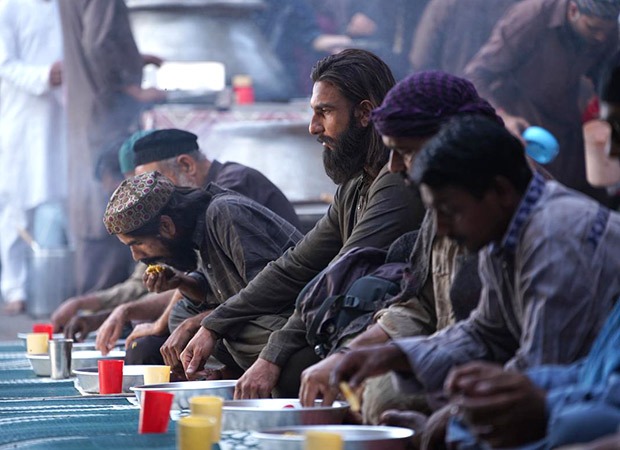 Dhurandhar Box Office: Is UNBELIEVABLE and UNPRECEDENTED on Christmas holiday, 21st day is SAME AS 1st day